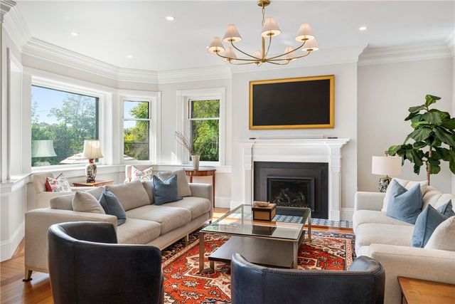 7 Red Cross Avenue, Newport, RI 02840