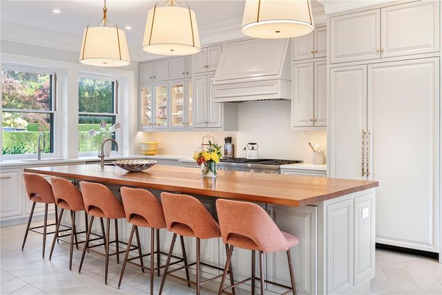 7 Red Cross Avenue, Newport, RI 02840