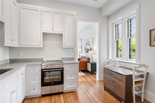 7 Red Cross Avenue, Newport, RI 02840