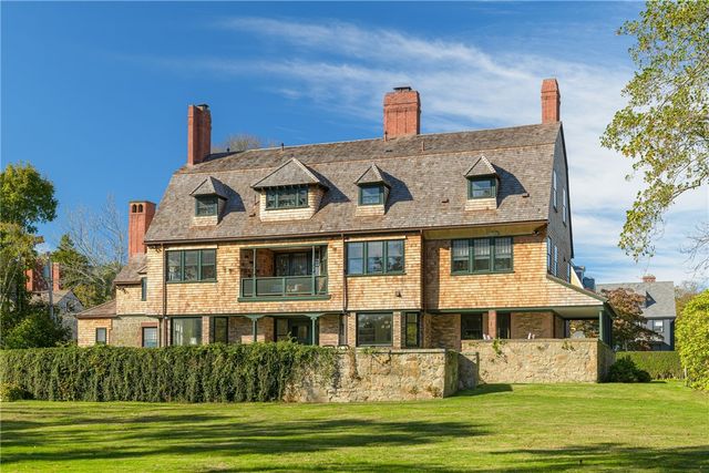 7 Red Cross Avenue, Newport, RI 02840