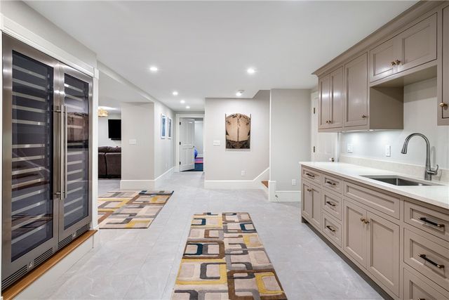 7 Red Cross Avenue, Newport, RI 02840