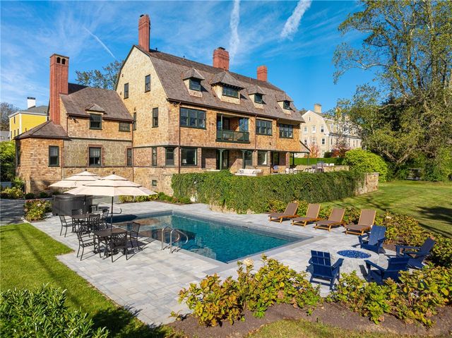 7 Red Cross Avenue, Newport, RI 02840