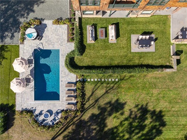 7 Red Cross Avenue, Newport, RI 02840