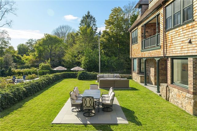 7 Red Cross Avenue, Newport, RI 02840