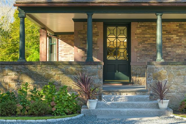 7 Red Cross Avenue, Newport, RI 02840