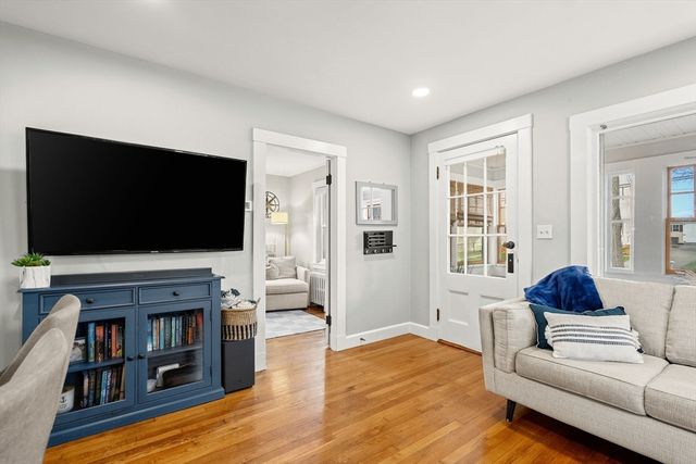 73 Albatross Rd, Quincy, MA 02169