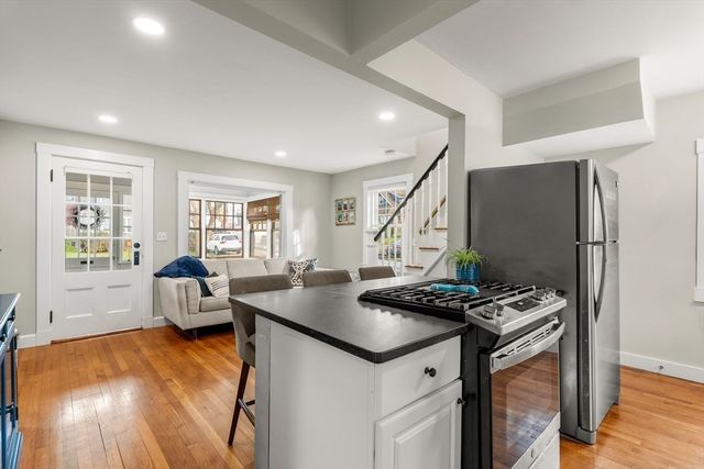 73 Albatross Rd, Quincy, MA 02169