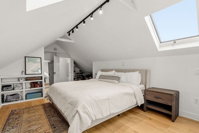 73 Albatross Rd, Quincy, MA 02169