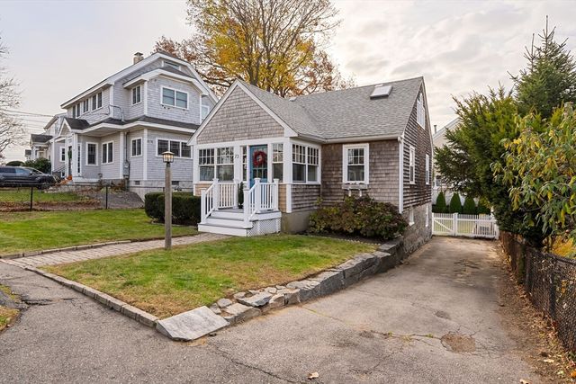 73 Albatross Rd, Quincy, MA 02169