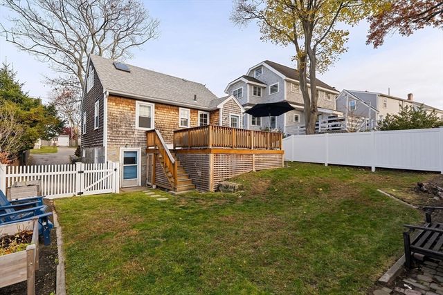 73 Albatross Rd, Quincy, MA 02169