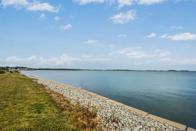 73 Albatross Rd, Quincy, MA 02169