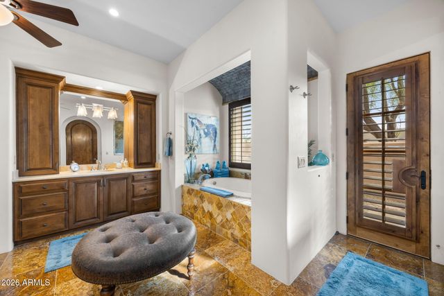 10585 E Crescent Moon Drive 15, Scottsdale, AZ 85262