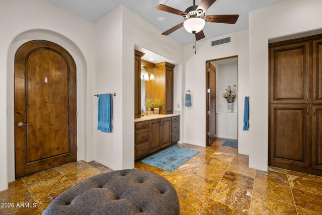 10585 E Crescent Moon Drive 15, Scottsdale, AZ 85262