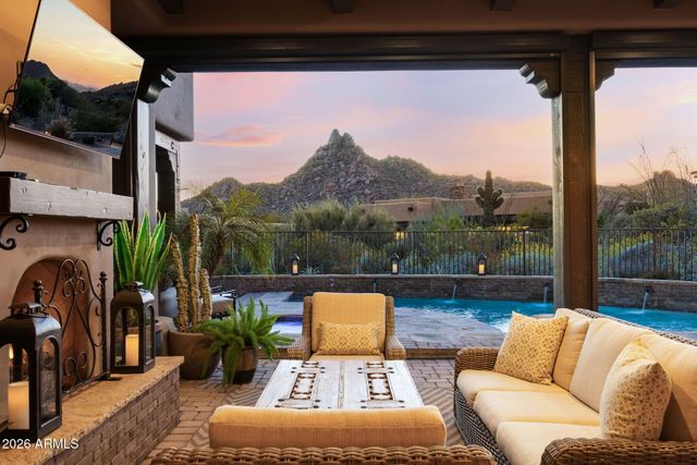 10585 E Crescent Moon Drive 15, Scottsdale, AZ 85262