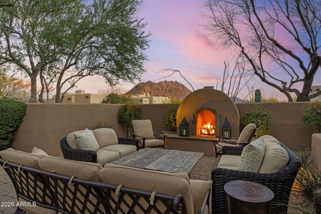 10585 E Crescent Moon Drive 15, Scottsdale, AZ 85262