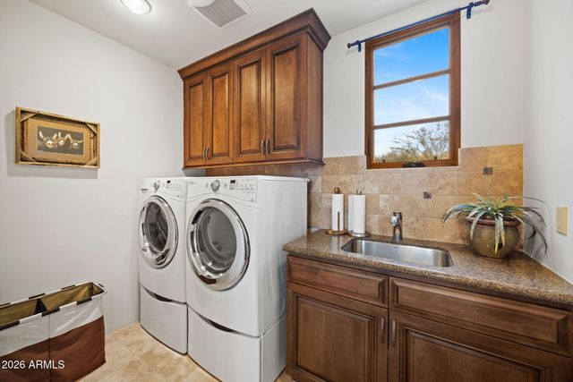 10585 E Crescent Moon Drive 15, Scottsdale, AZ 85262