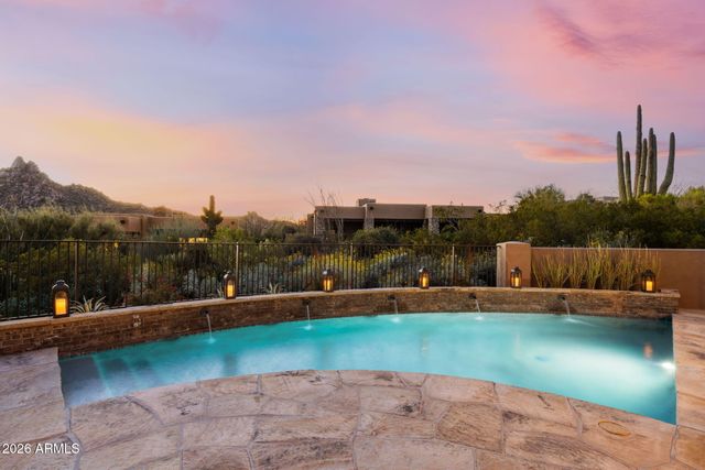 10585 E Crescent Moon Drive 15, Scottsdale, AZ 85262