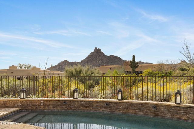 10585 E Crescent Moon Drive 15, Scottsdale, AZ 85262