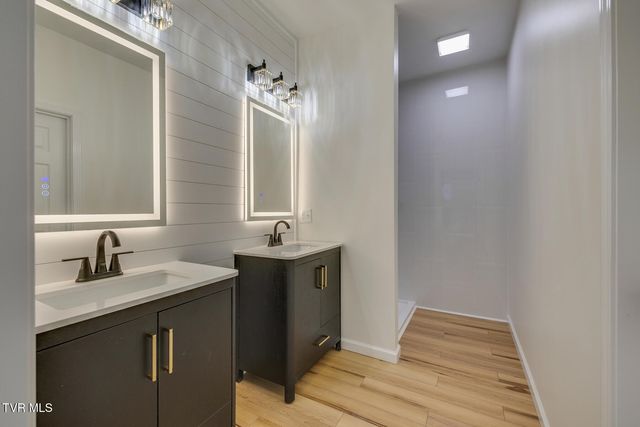 284 Old Charity Hill Road, Elizabethton, TN 37643