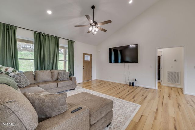 284 Old Charity Hill Road, Elizabethton, TN 37643