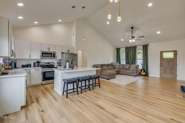 284 Old Charity Hill Road, Elizabethton, TN 37643