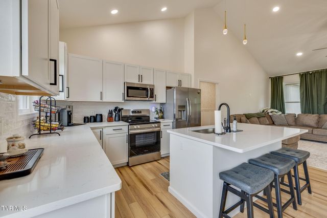 284 Old Charity Hill Road, Elizabethton, TN 37643