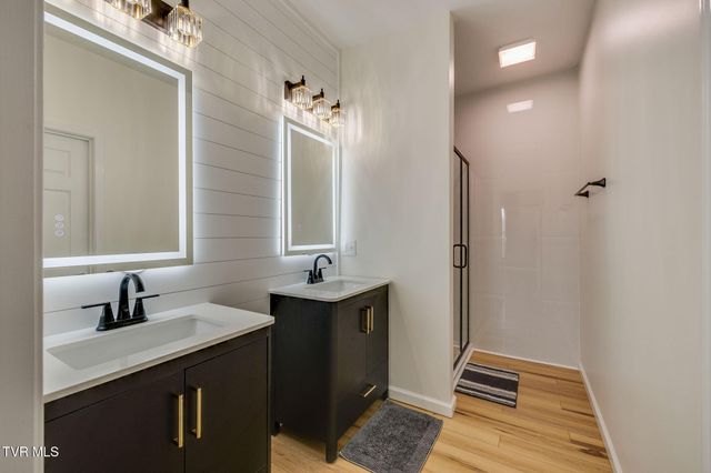 284 Old Charity Hill Road, Elizabethton, TN 37643