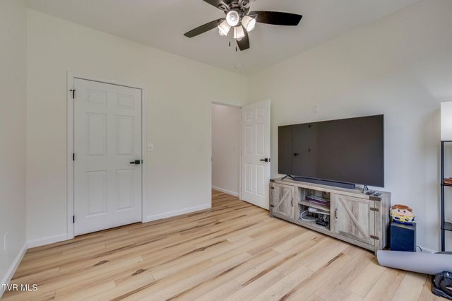 284 Old Charity Hill Road, Elizabethton, TN 37643