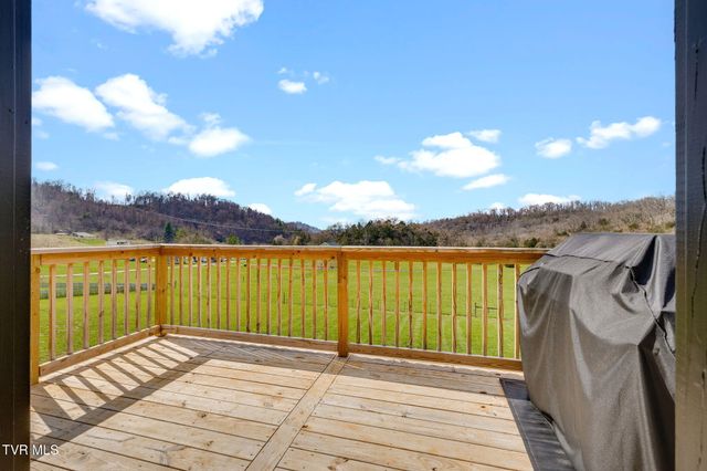 284 Old Charity Hill Road, Elizabethton, TN 37643