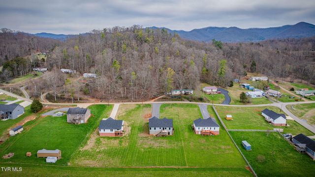 284 Old Charity Hill Road, Elizabethton, TN 37643