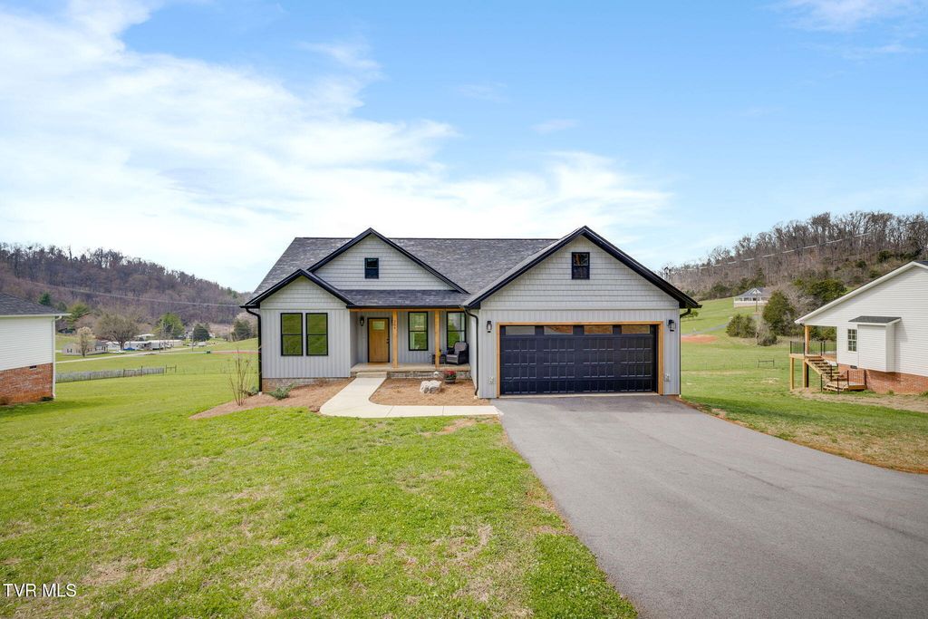 284 Old Charity Hill Road, Elizabethton, TN 37643
