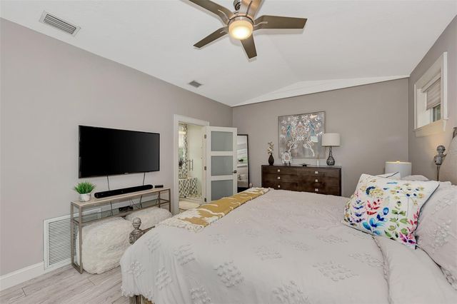 1045 40TH STREET, Sarasota, FL 34234