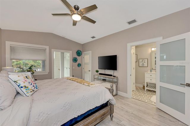 1045 40TH STREET, Sarasota, FL 34234