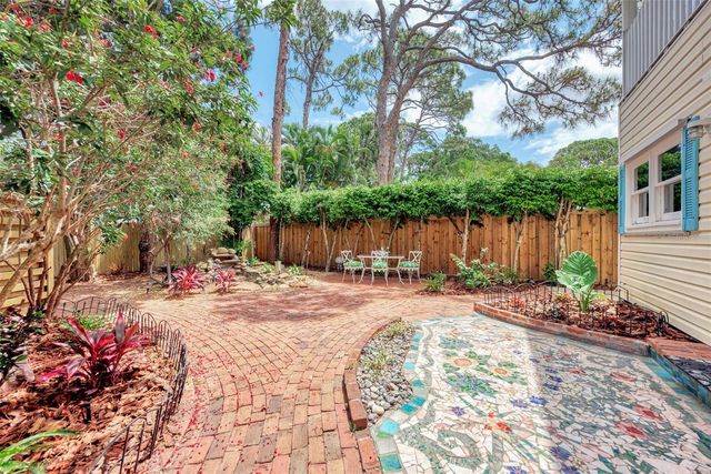 1045 40TH STREET, Sarasota, FL 34234