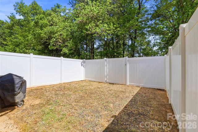 9040 Bradstreet Commons Way, Charlotte, NC 28215