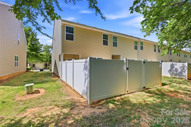 9040 Bradstreet Commons Way, Charlotte, NC 28215