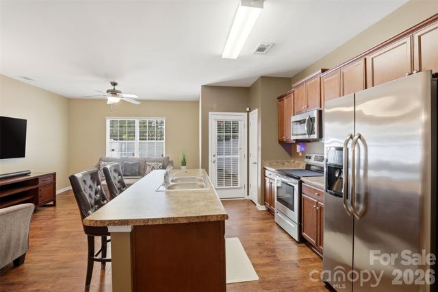 9040 Bradstreet Commons Way, Charlotte, NC 28215