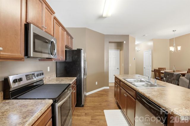 9040 Bradstreet Commons Way, Charlotte, NC 28215