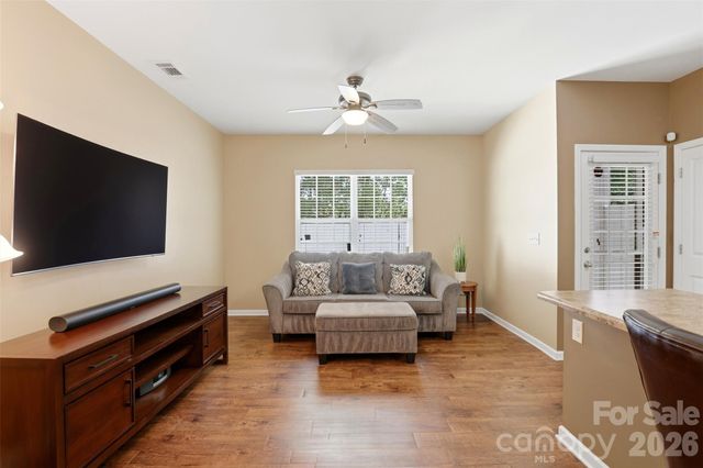 9040 Bradstreet Commons Way, Charlotte, NC 28215