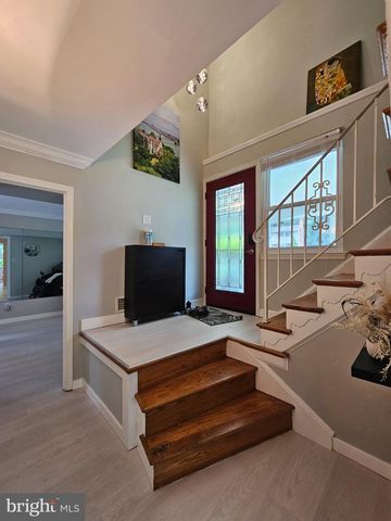 8913 CROMWELL DR, Springfield, VA 22151