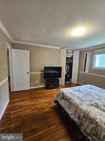 8913 CROMWELL DR, Springfield, VA 22151
