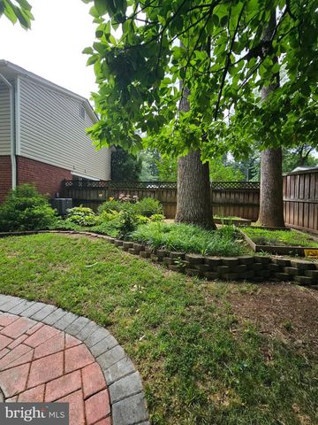 8913 CROMWELL DR, Springfield, VA 22151