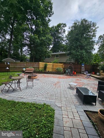 8913 CROMWELL DR, Springfield, VA 22151