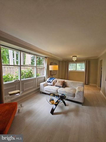 8913 CROMWELL DR, Springfield, VA 22151