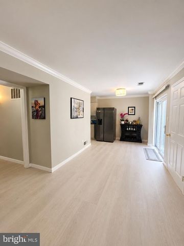 8913 CROMWELL DR, Springfield, VA 22151