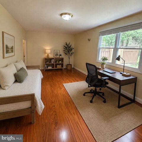 8913 CROMWELL DR, Springfield, VA 22151
