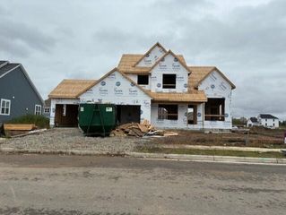 1750 Whalen DRIVE, Oconomowoc, WI 53066