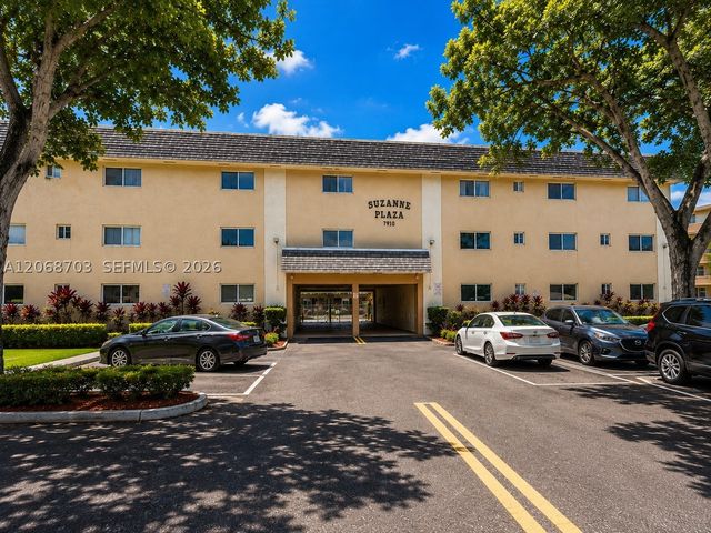 7910 Taft St 208, Pembroke Pines, FL 33024