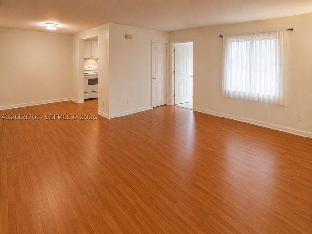 7910 Taft St 208, Pembroke Pines, FL 33024