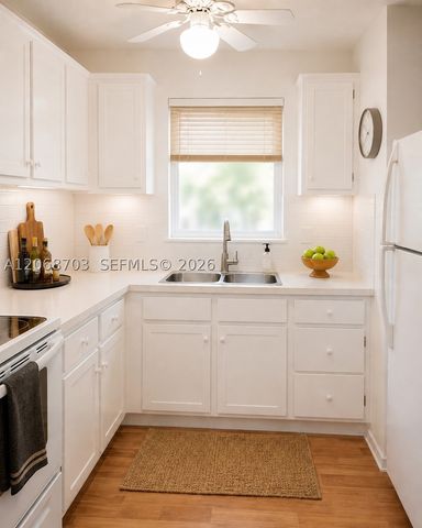 7910 Taft St 208, Pembroke Pines, FL 33024